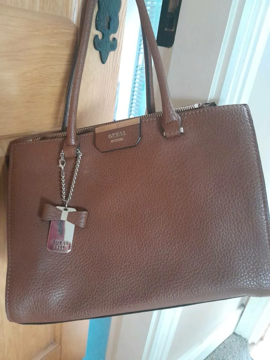 Guess handbag - Image 1