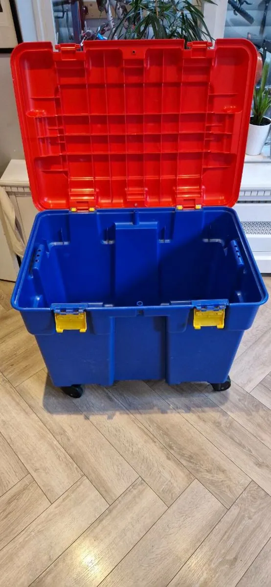 185L Storage box with wheels - Image 2