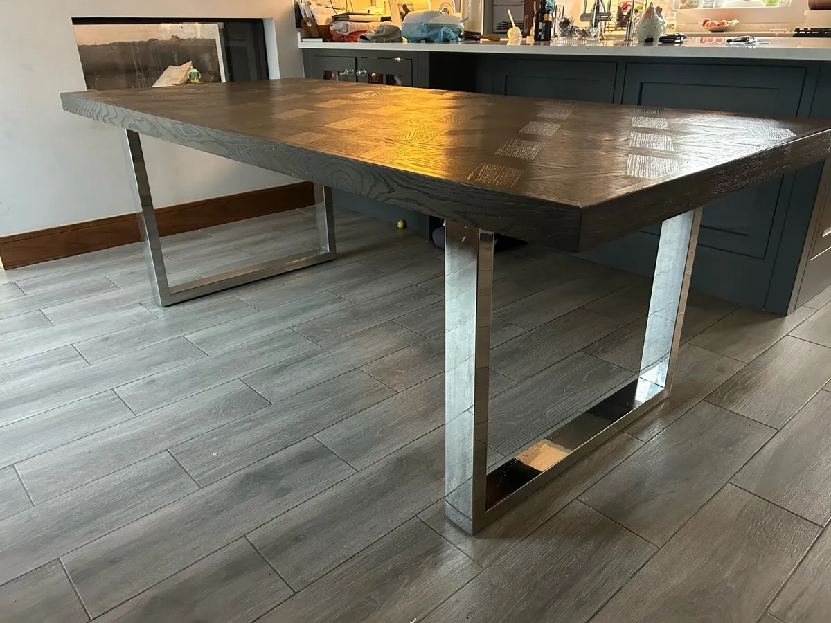 Kitchen table - Image 1
