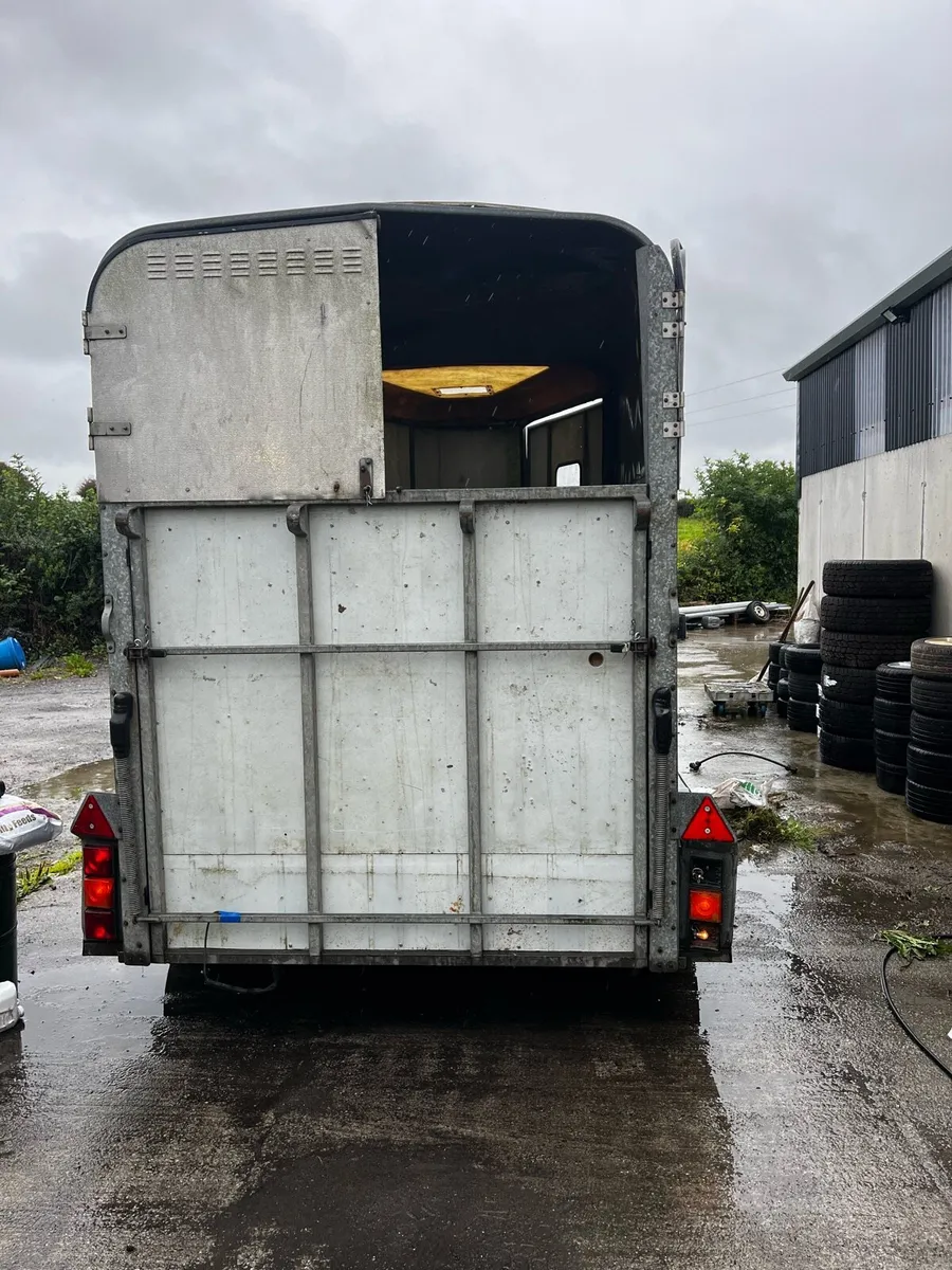 Ifor Williams horse box - Image 3