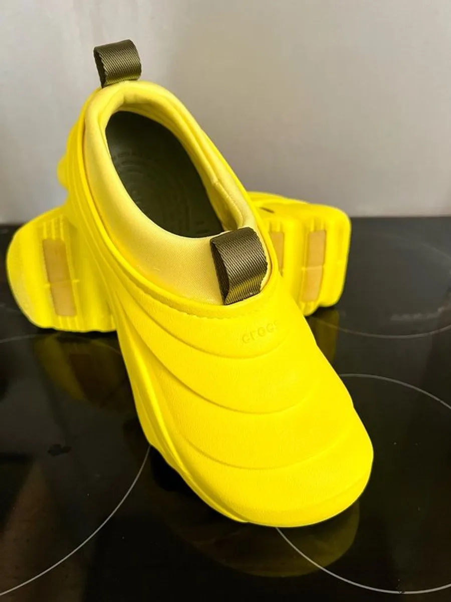 Unique Crocs limited editions  yellow unisex - Image 2