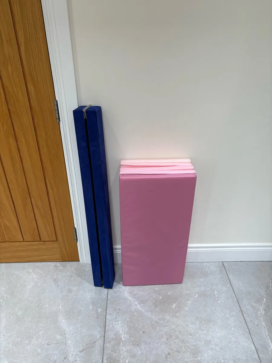 Gymnastics folding balance beam and mat - Image 2