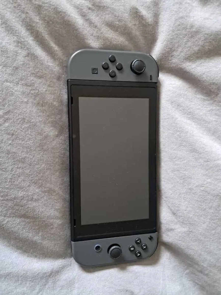 Nintendo Switch - Image 4