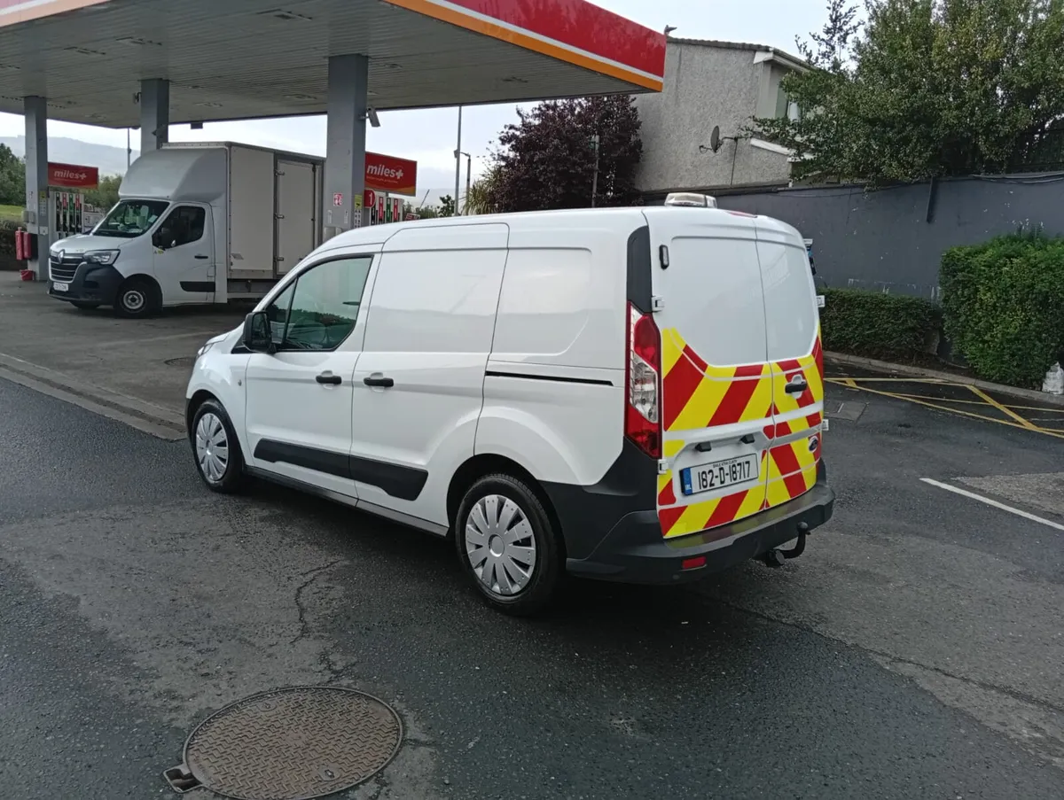 Ford Transit 2018 only 49,000 kms - Image 4