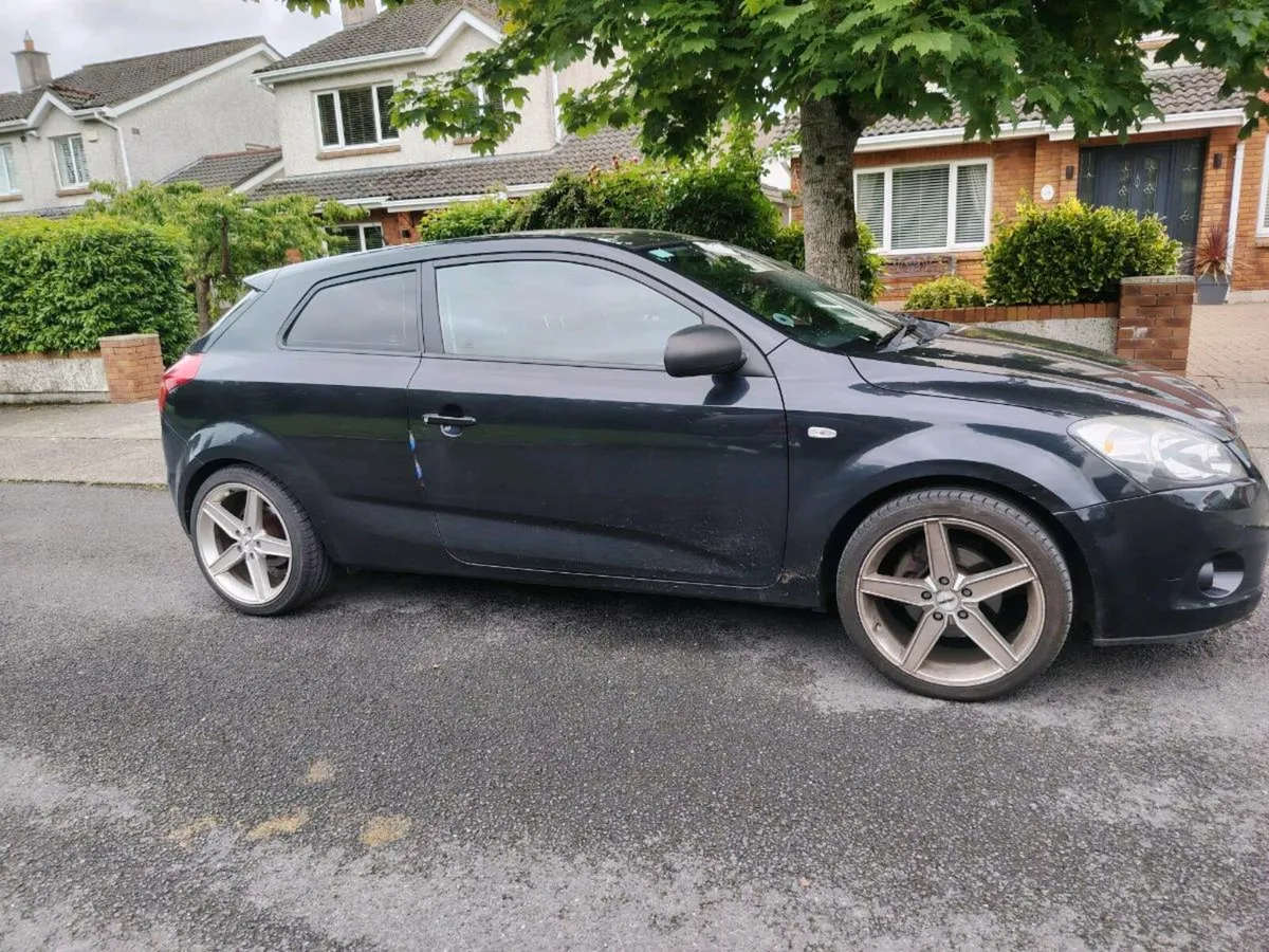 Car - Image 2