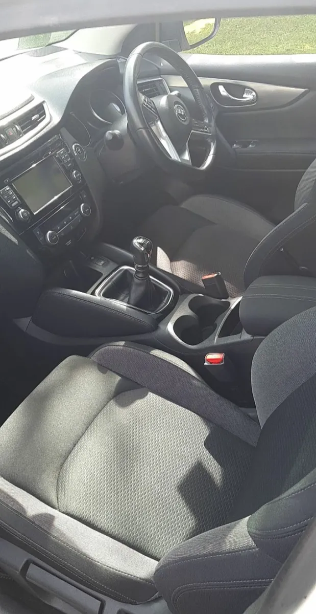 2018 Nissan Qashqai - Image 2