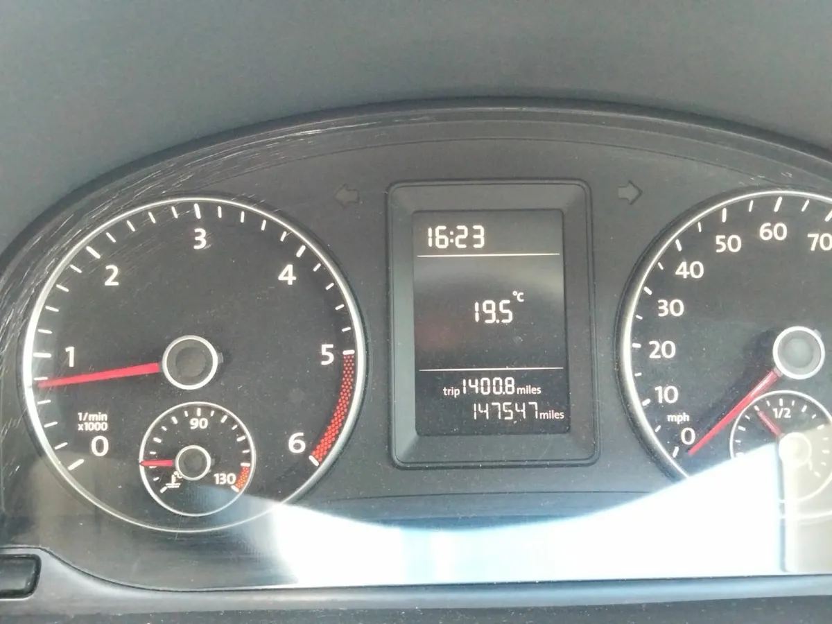 Volkswagen Caddy 2012 - Image 2