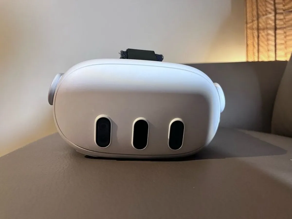 Meta Quest 3 128GB + kiwi head strap - Image 1
