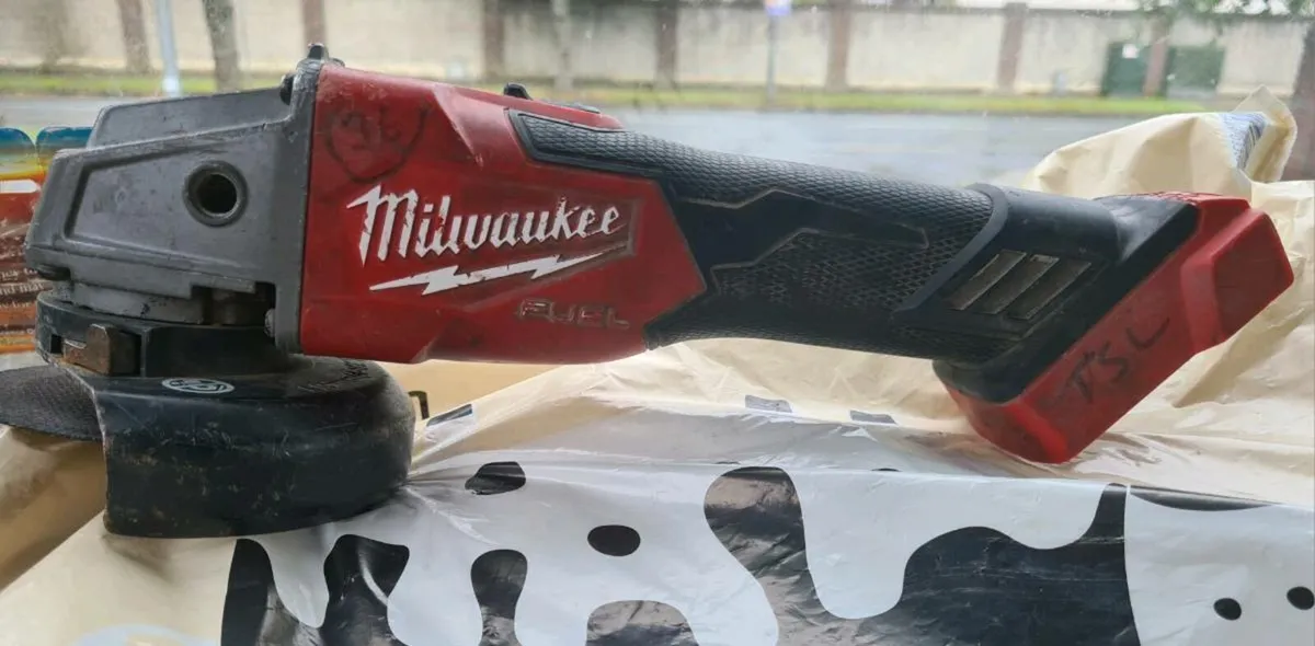 Milwaukee Angle Grinder