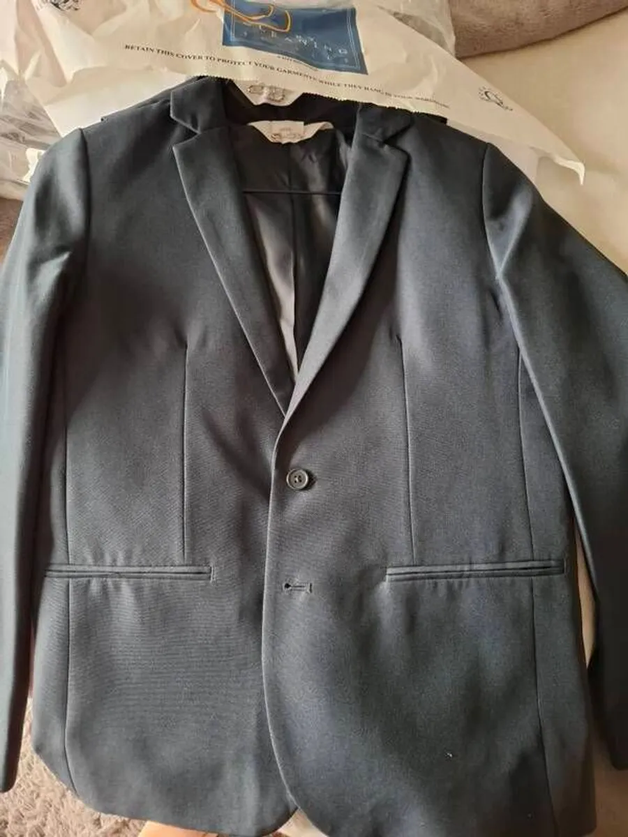 Full boys 3 piece communion suit with shirt and tie - Image 2