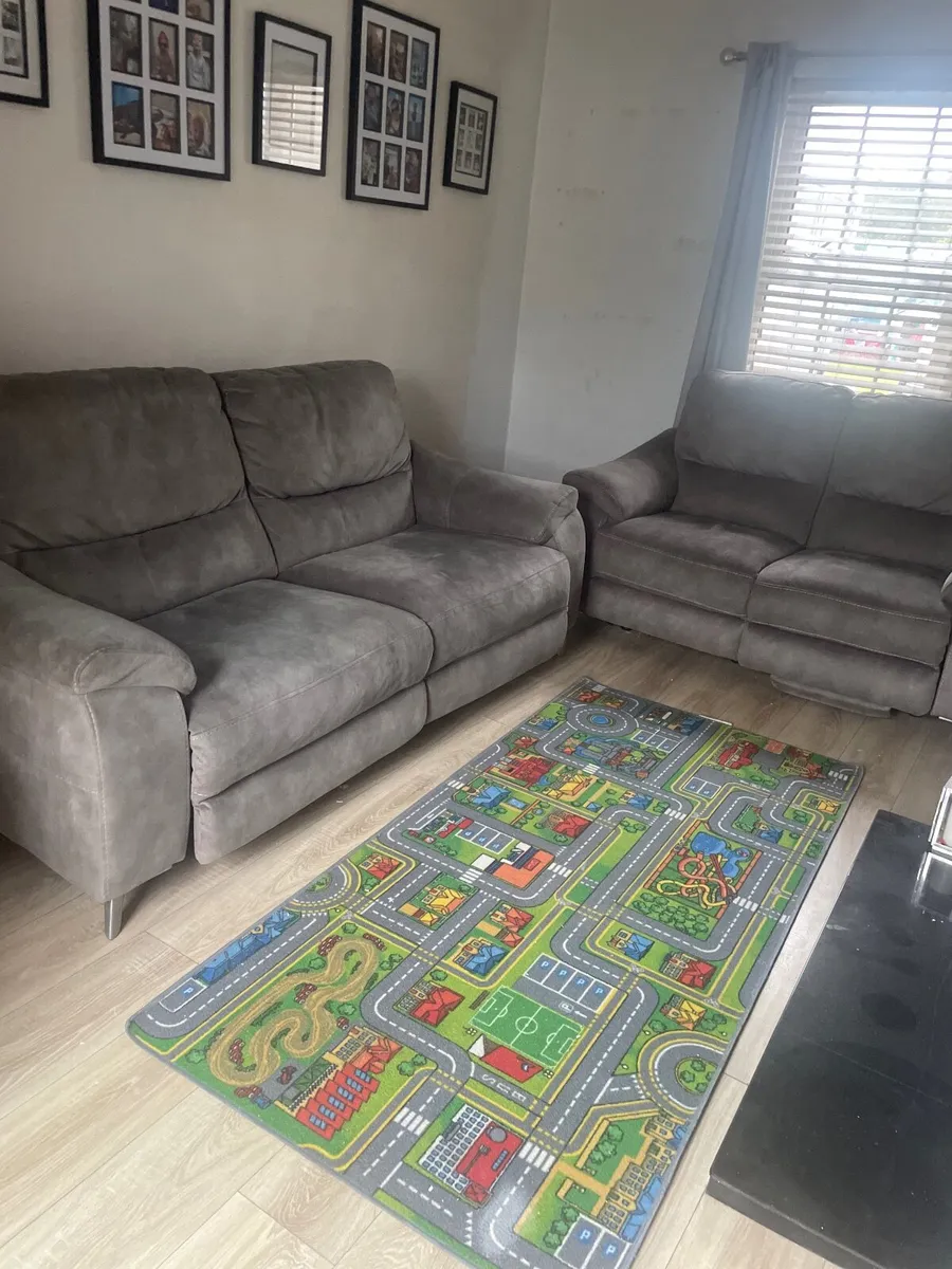 2 & 2.5 Seater Electric Recliner Couch with USB - Image 4