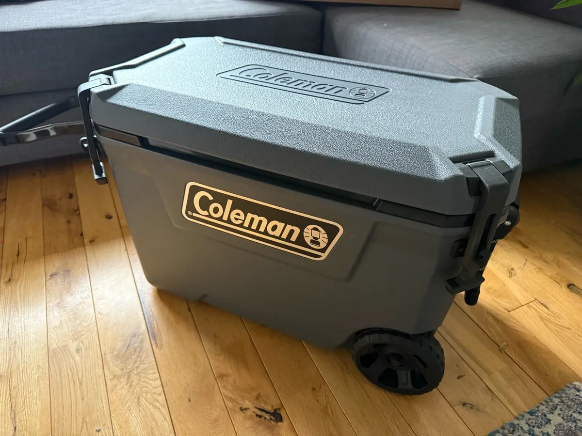Coleman 62L Cooler box + wheels - Image 1
