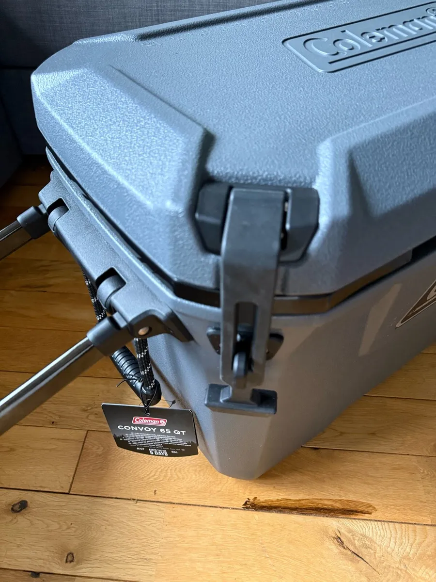 Coleman 62L Cooler box + wheels - Image 3