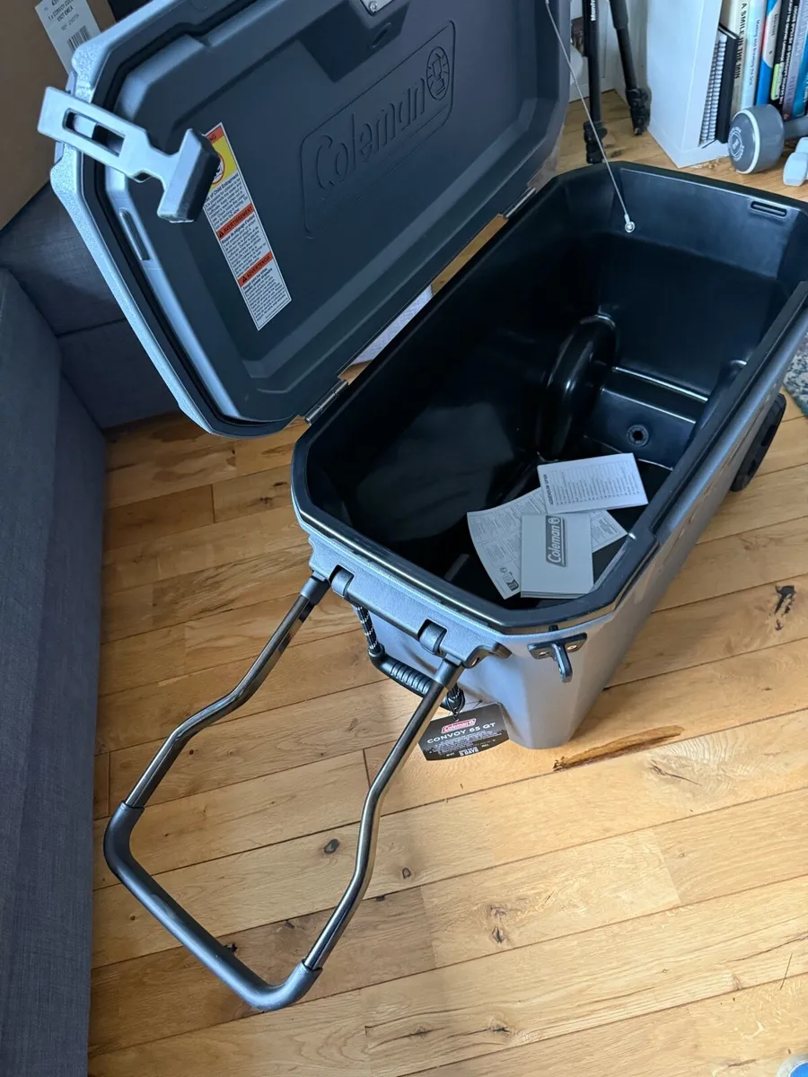 Coleman 62L Cooler box + wheels - Image 4
