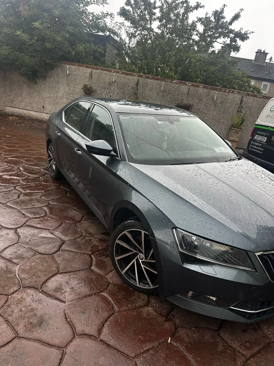 2016 Skoda superb - Image 1
