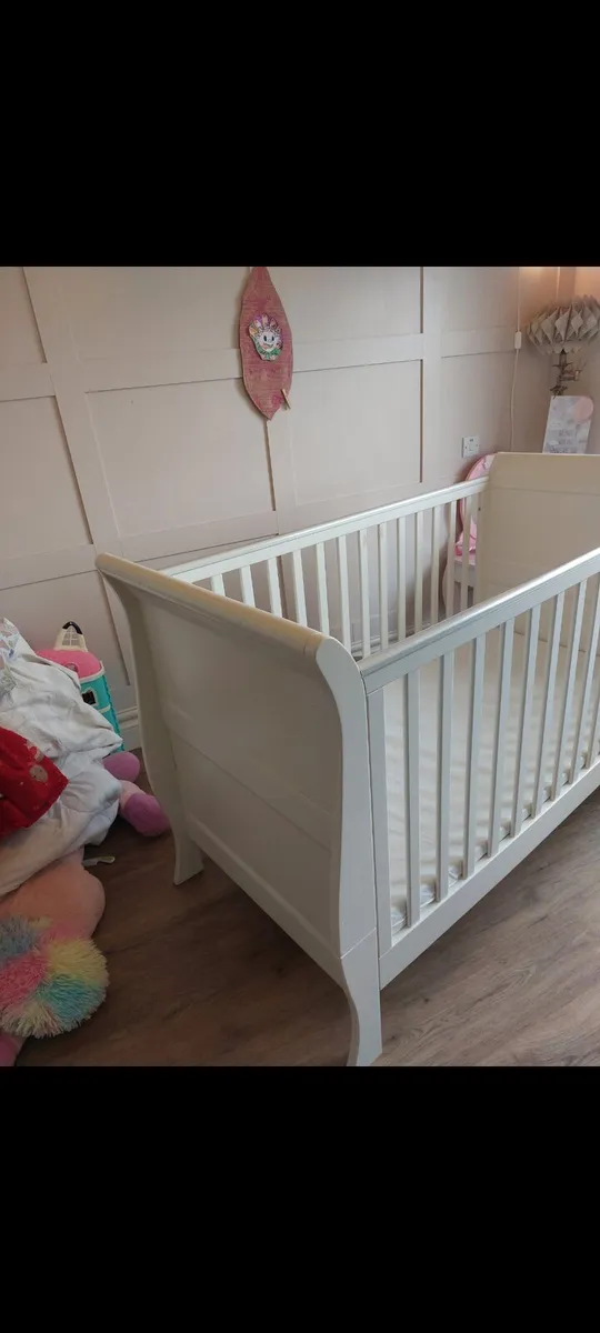 Cot and nappy changing unit - Image 4