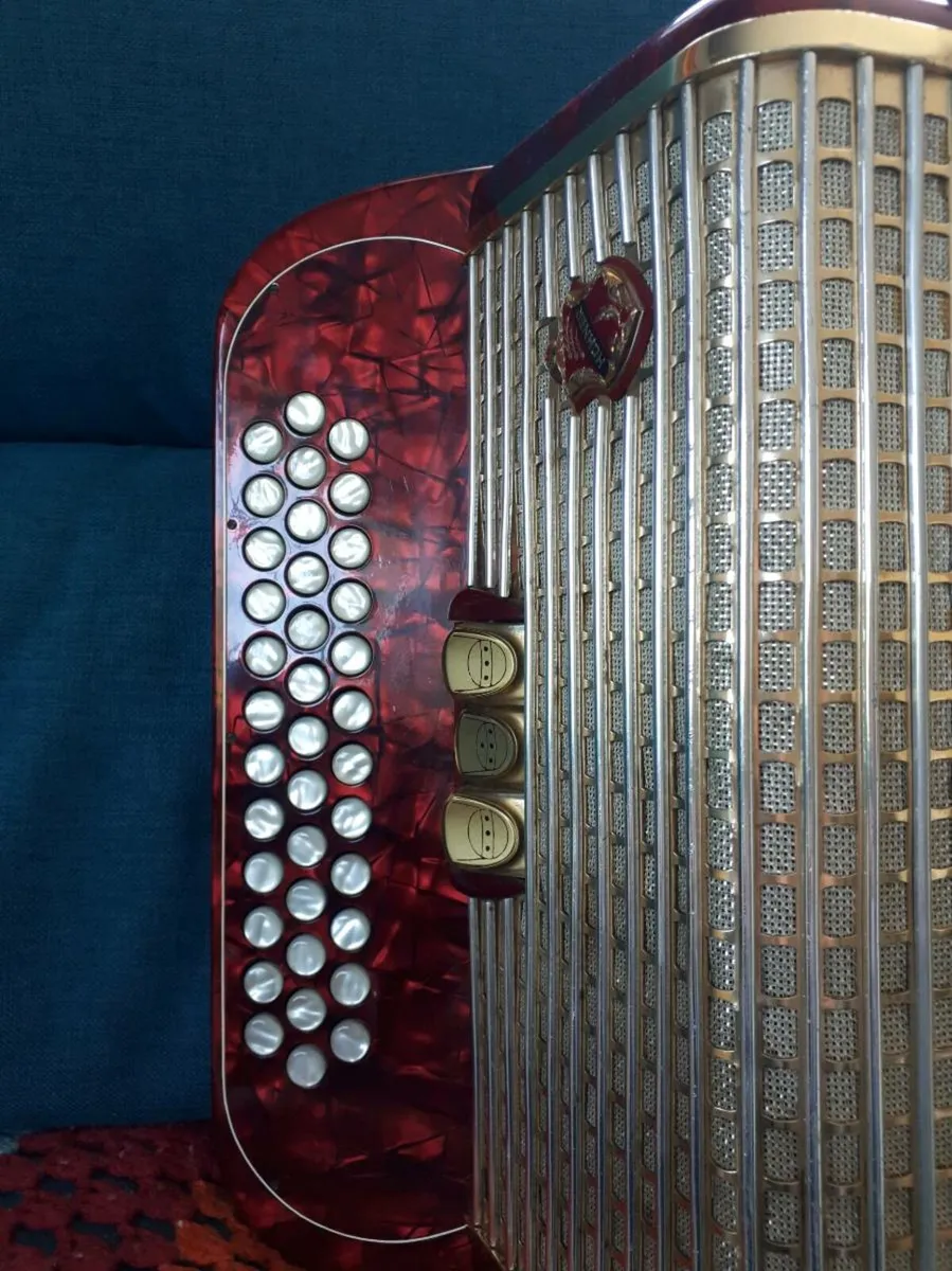 Button accordian - Image 1