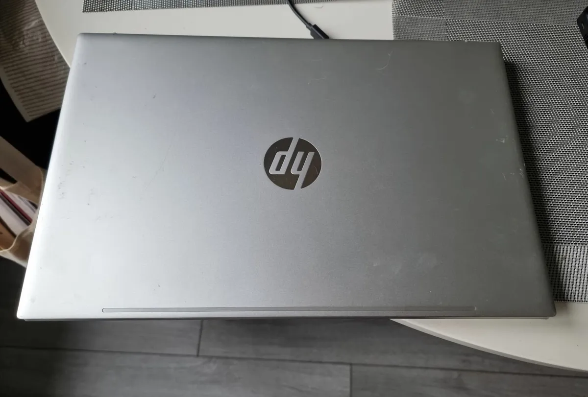 laptop - Image 4