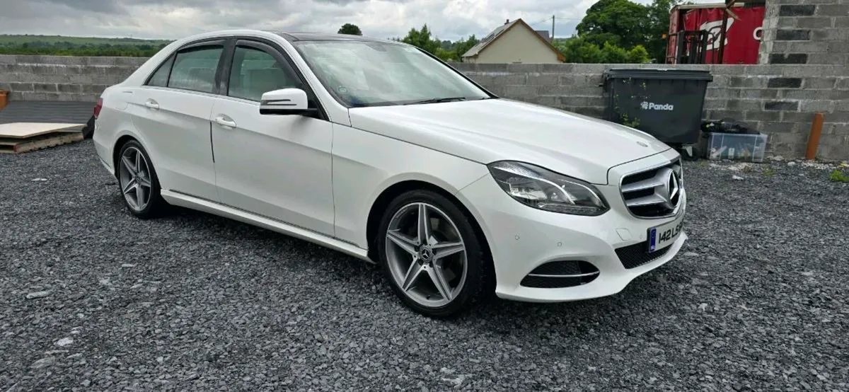 MERCEDES E300 HYBRID - Image 1