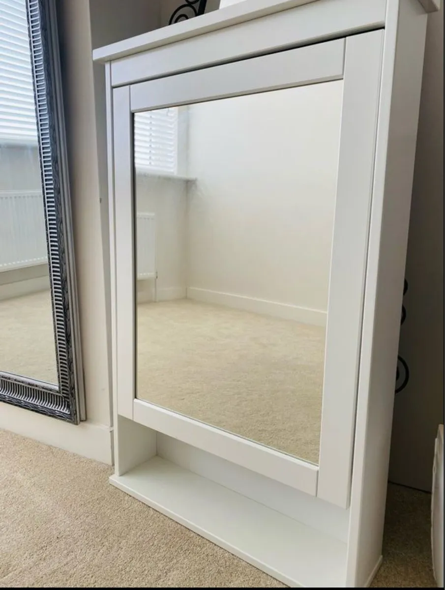 Mirror - Image 1