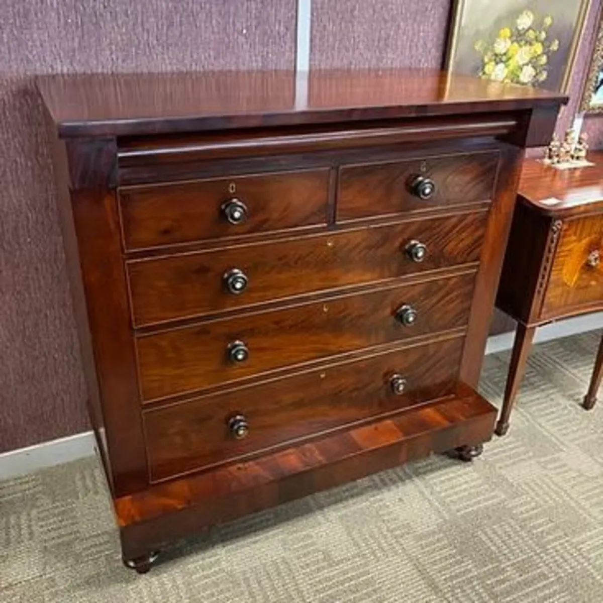 A Victorian Scottish mahogany chest of drawers. En