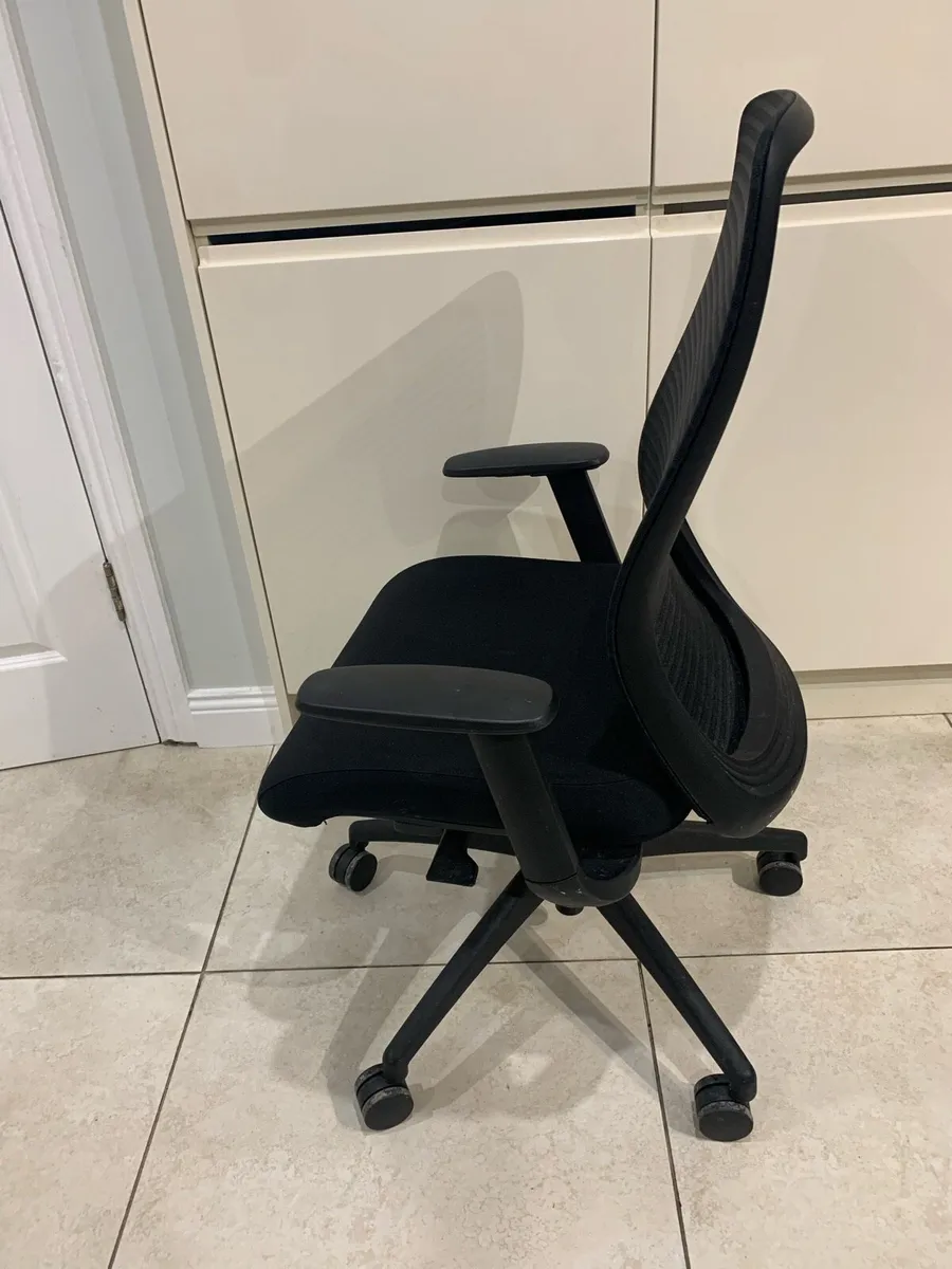Office chair - Image 2