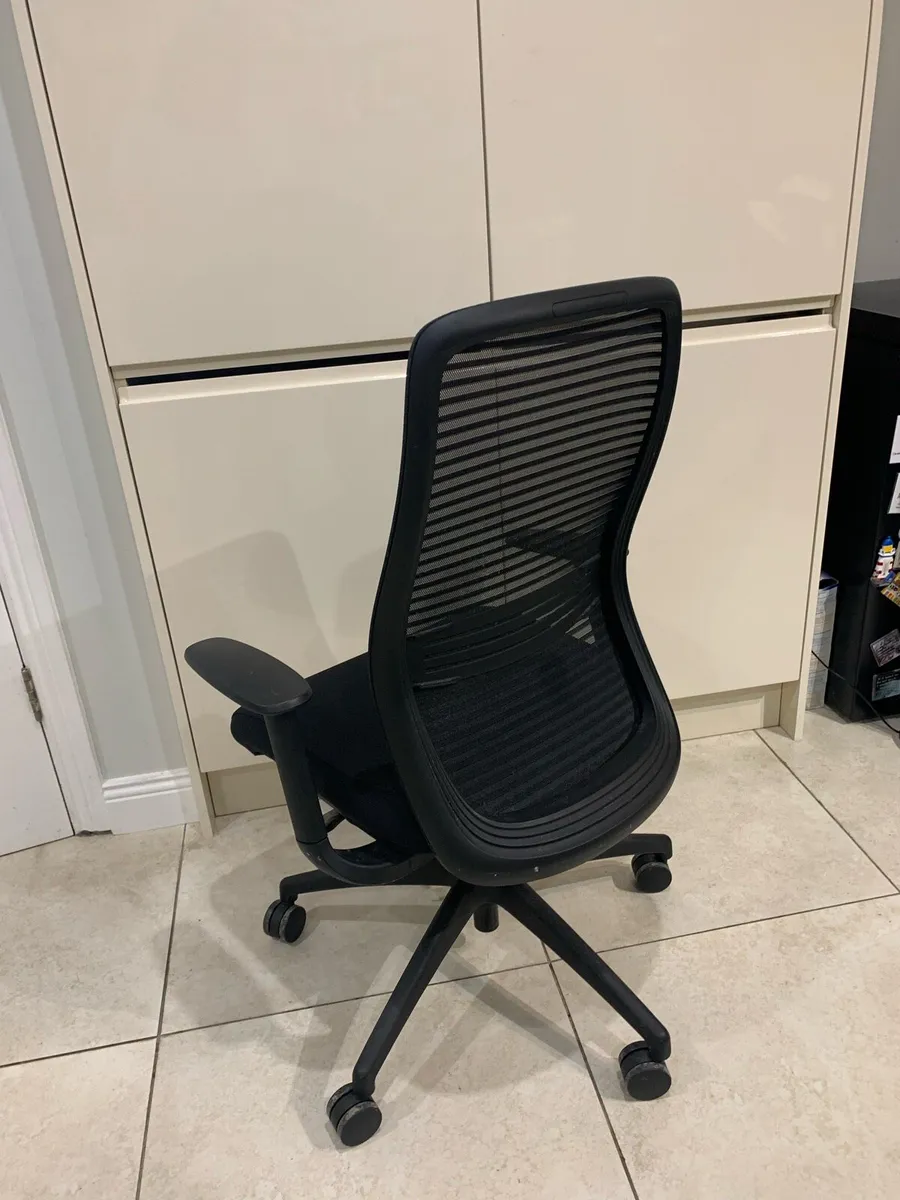 Office chair - Image 3