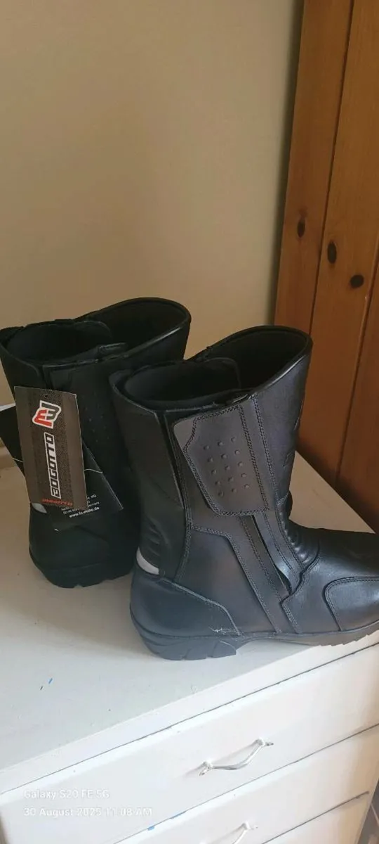 Motorcycle boots - Image 2
