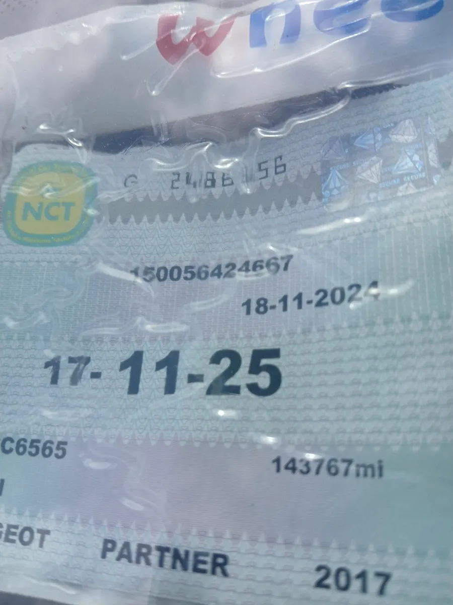 Taxi  plate - Image 3