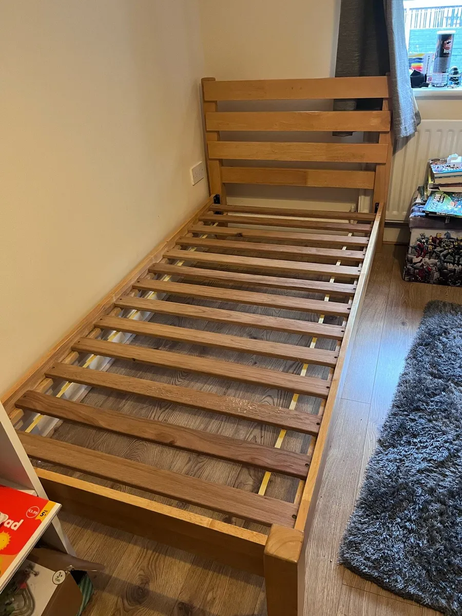 Single beds - Image 1