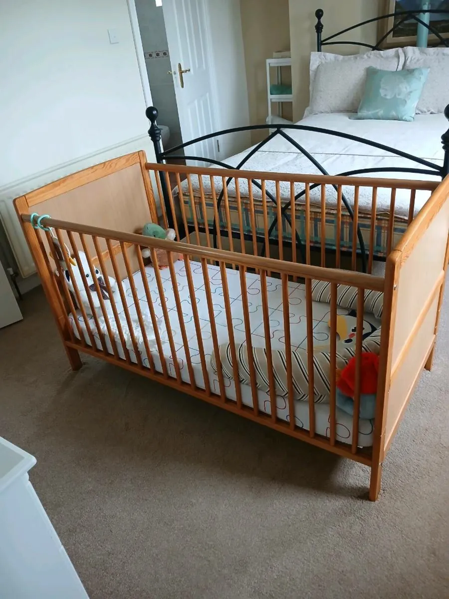 Cot - Image 1