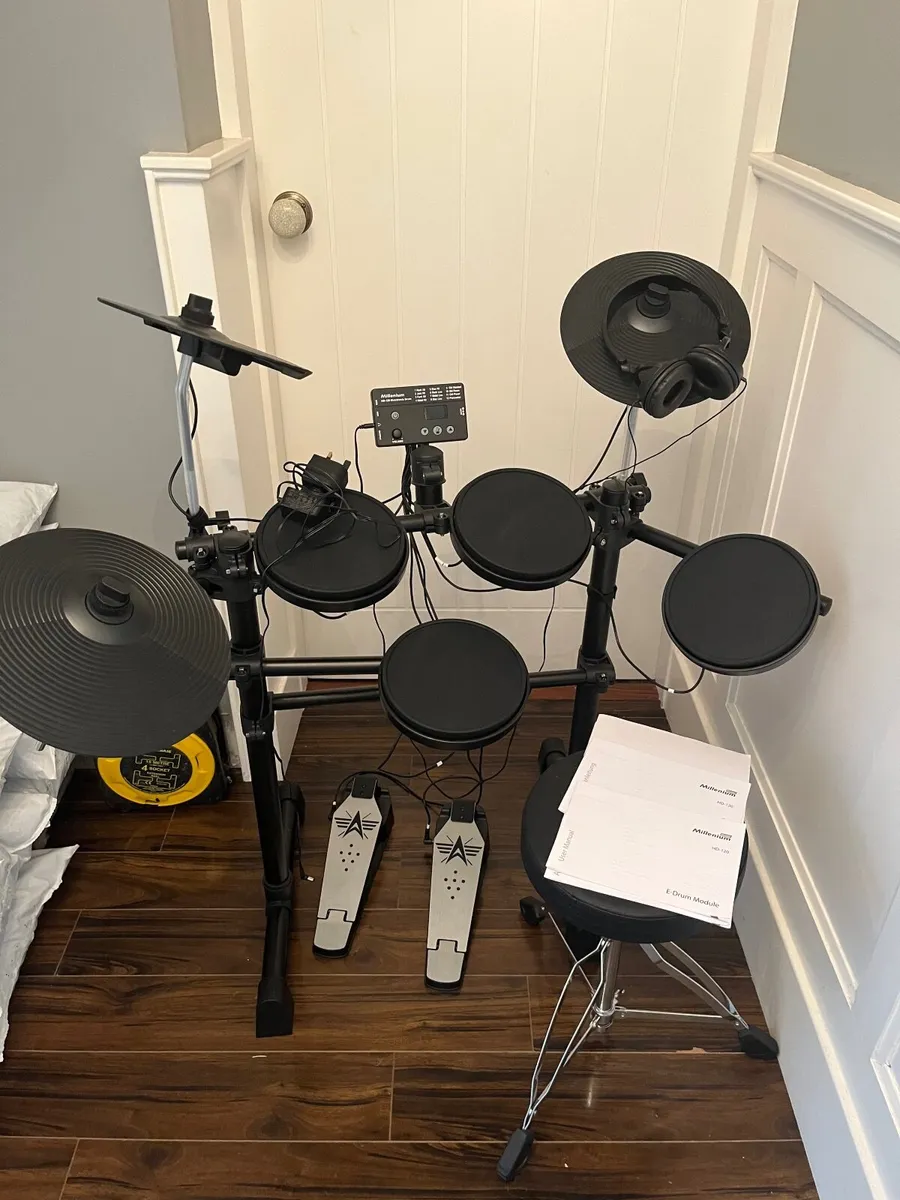 Drum kit - Image 1