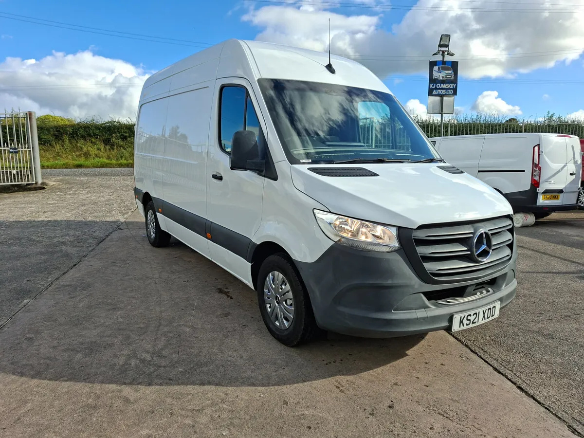 7000 KG TOWING AUTOMATIC 2021 SPRINTER 315 MWB RWD - Image 1