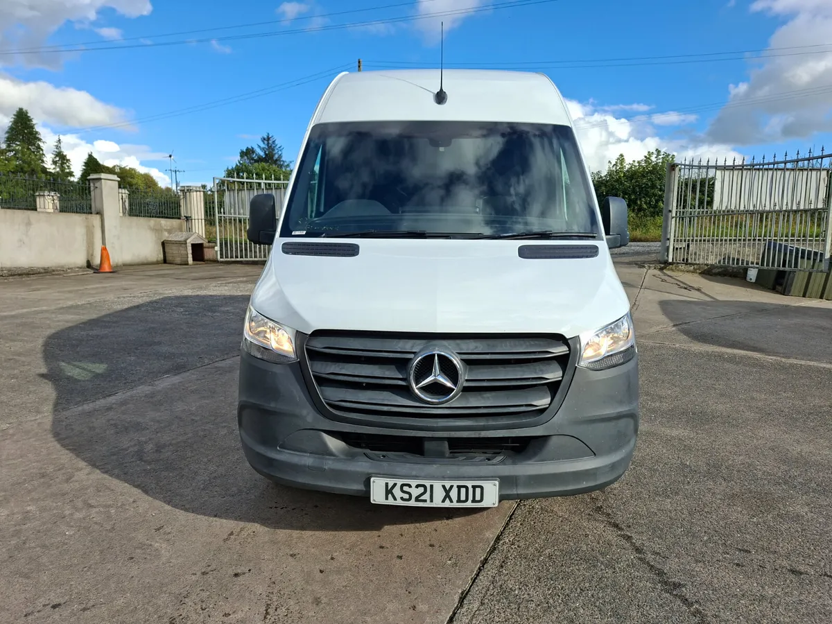 7000 KG TOWING AUTOMATIC 2021 SPRINTER 315 MWB RWD - Image 2
