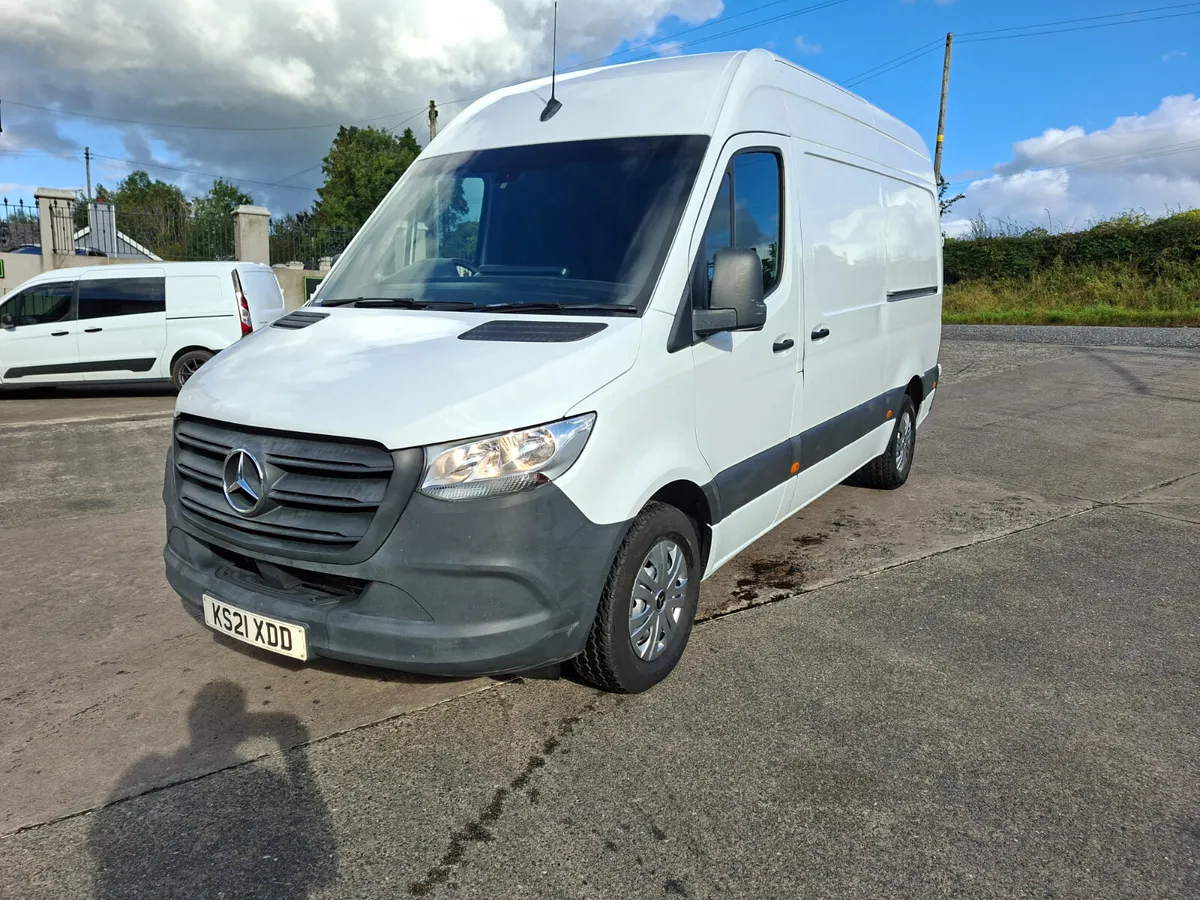 7000 KG TOWING AUTOMATIC 2021 SPRINTER 315 MWB RWD - Image 3