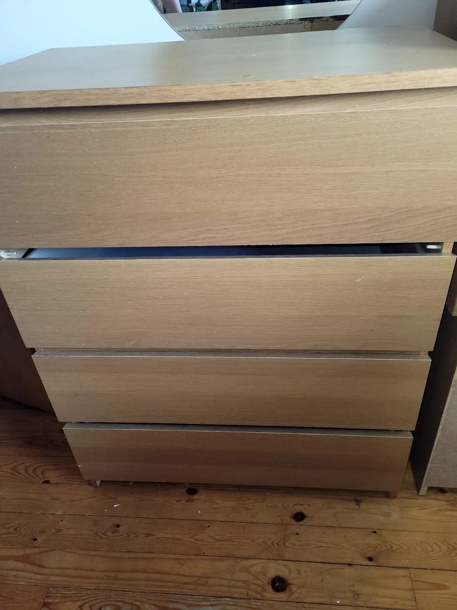 Bed room furniture - Image 1