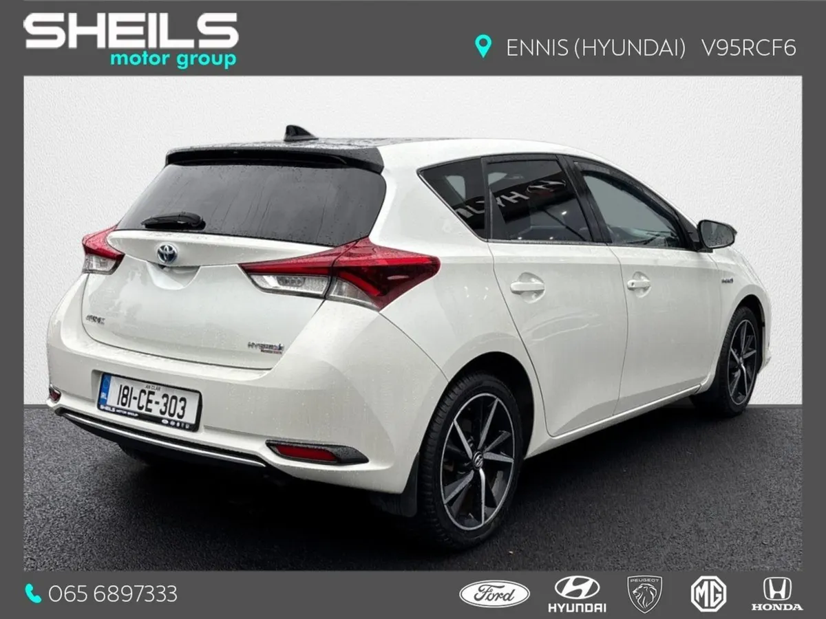 Toyota Auris Hybrid Luna Sport - Image 2