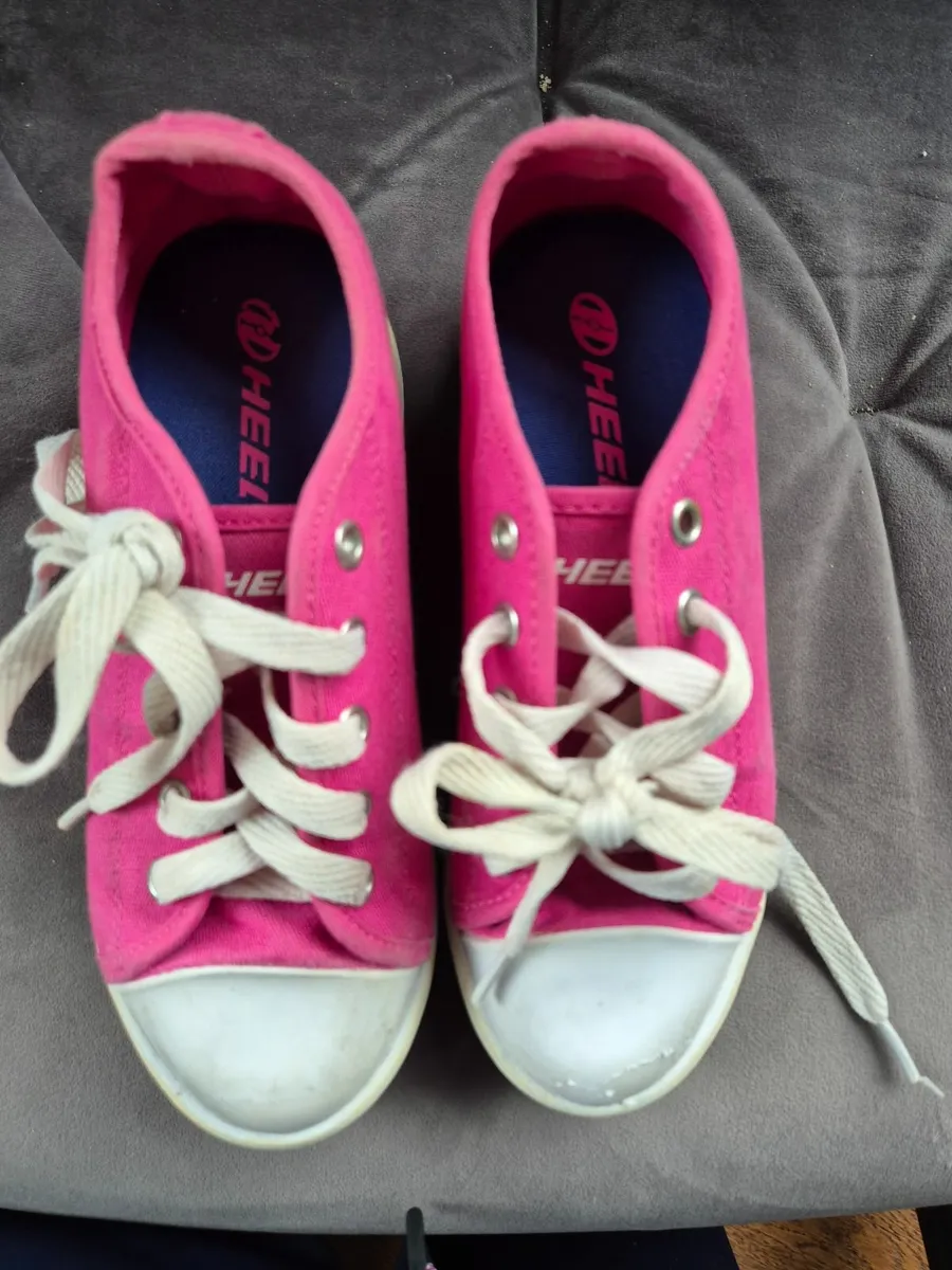 Heelys shoes size uk1 or Eur33 - Image 2