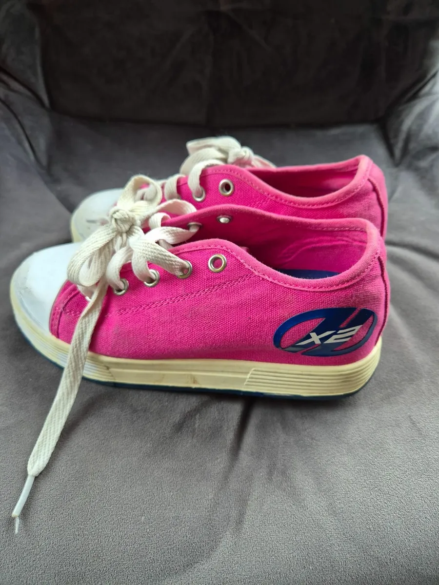 Heelys shoes size uk1 or Eur33 - Image 4