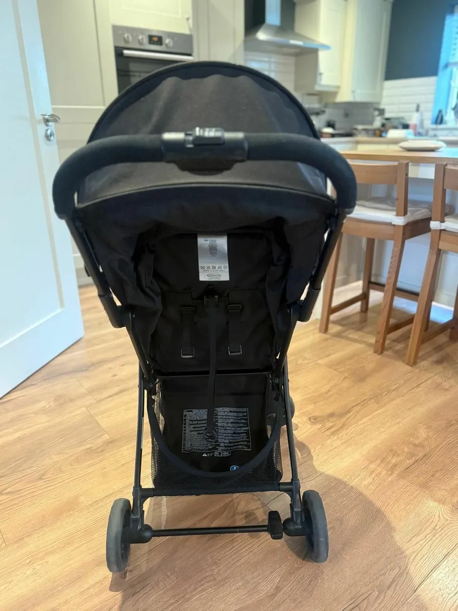 Compact light stroller - Graco Myavo - Image 2