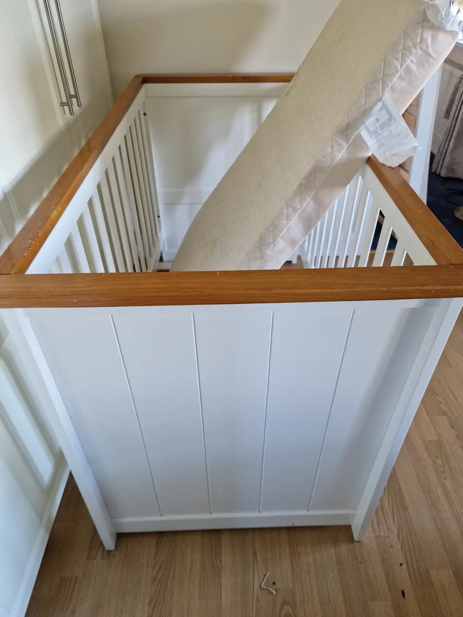 Cot bed - Image 2