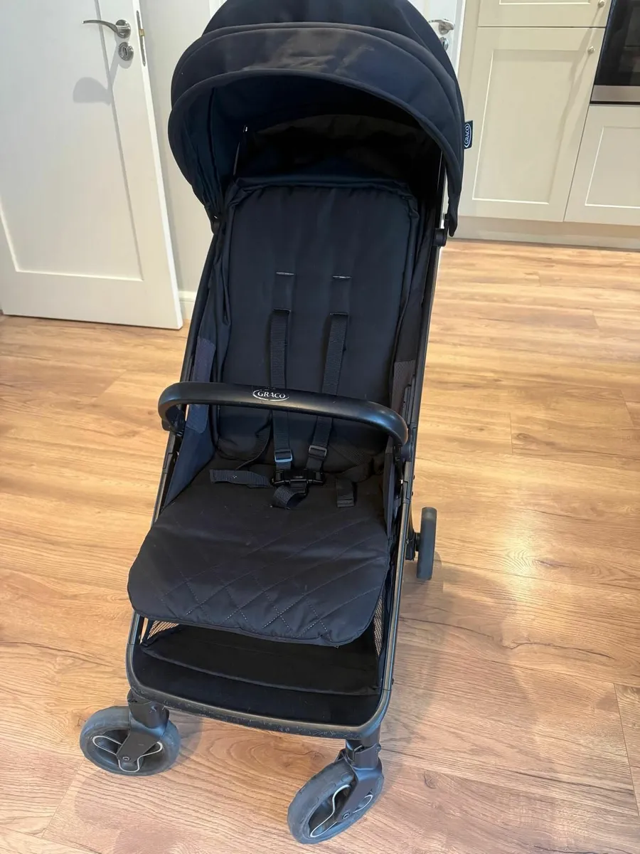 Compact light stroller - Graco Myavo - Image 3