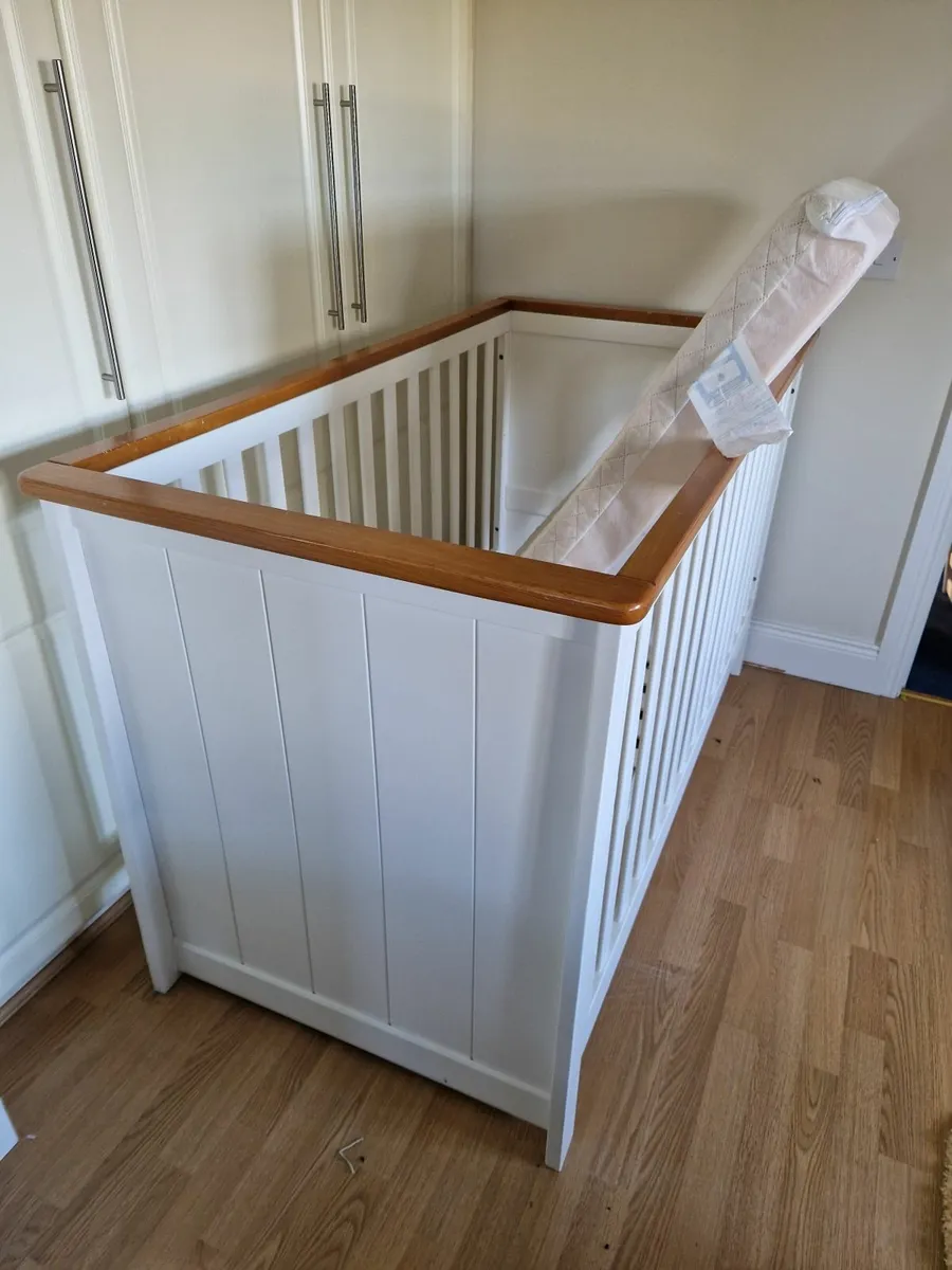 Cot bed - Image 4