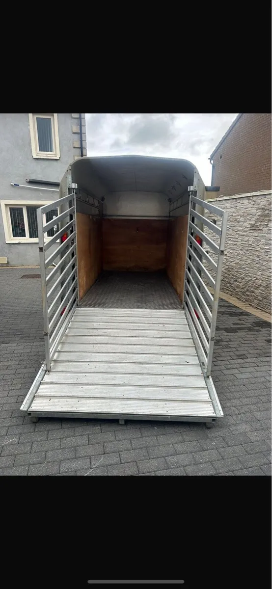 Cattle box - Image 3