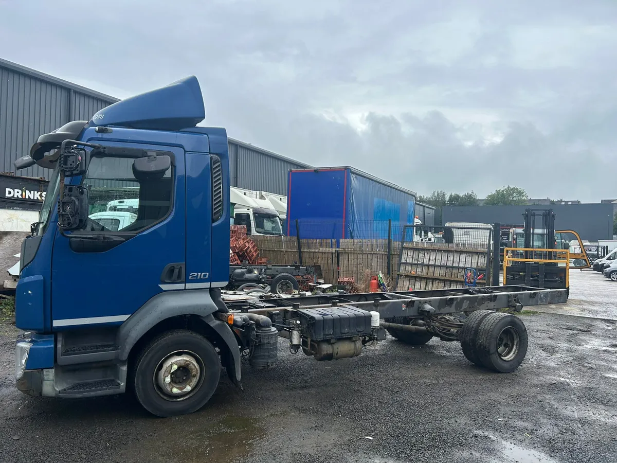 August 2016 Volvo FLE 210 Chassis Cab for parts - Image 4