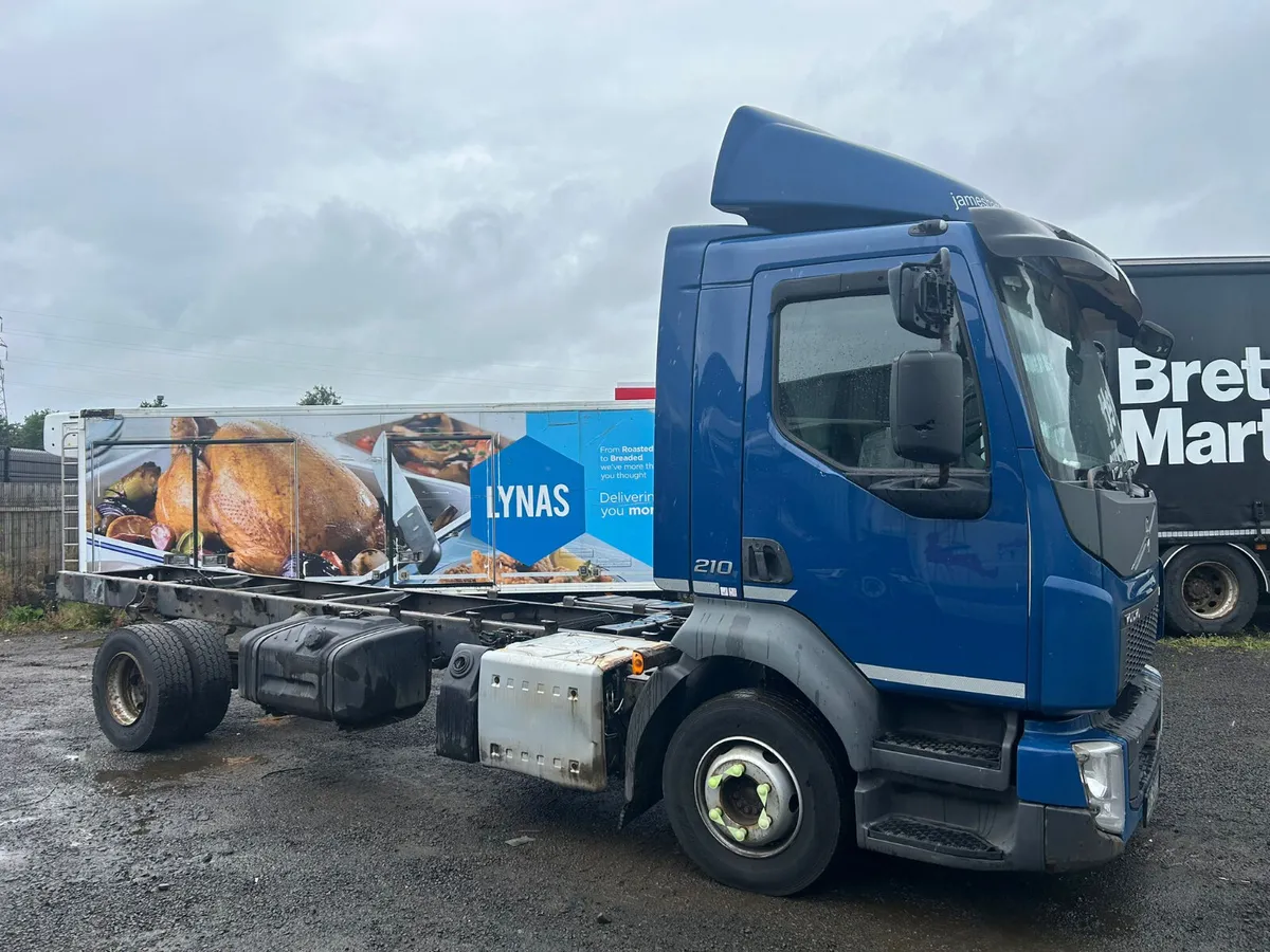 August 2016 Volvo FLE 210 Chassis Cab for parts - Image 1