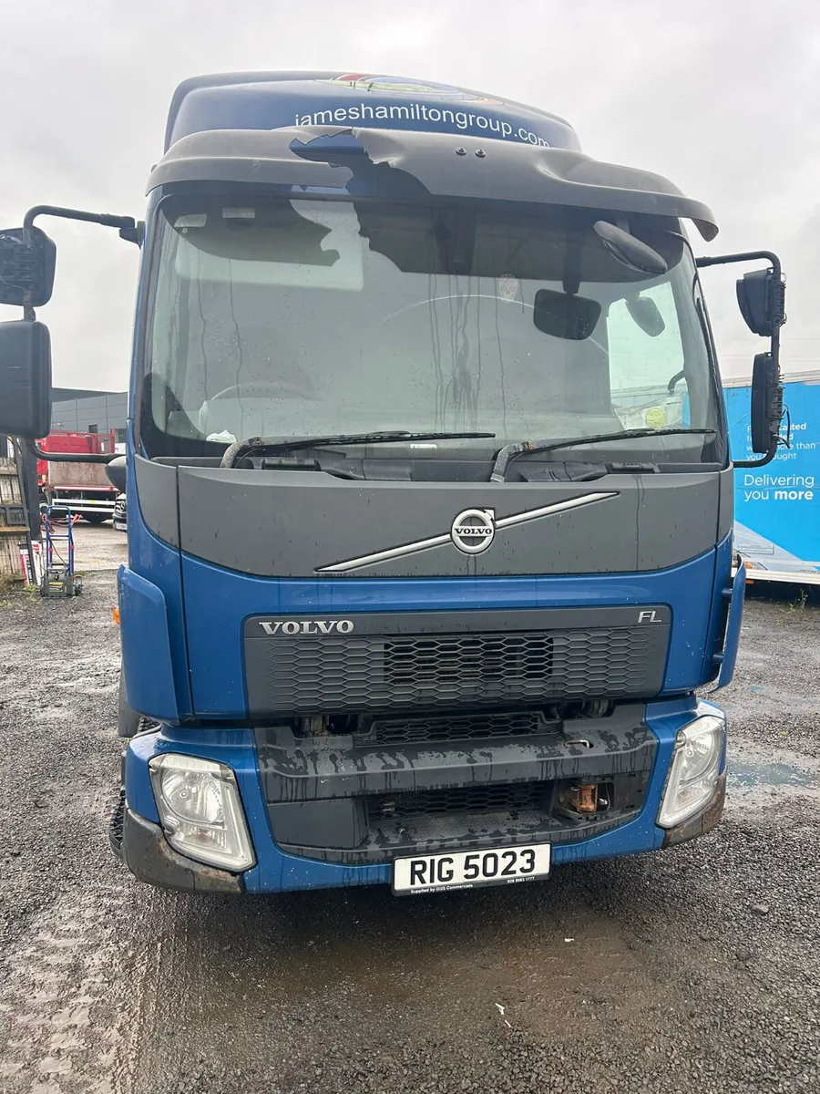 August 2016 Volvo FLE 210 Chassis Cab for parts - Image 2
