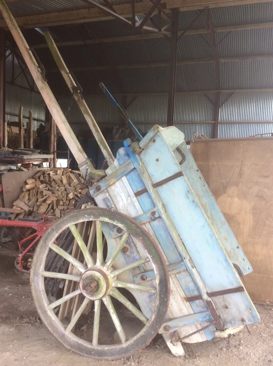 Vintage horses cart and 6 tonne grain trailer - Image 2