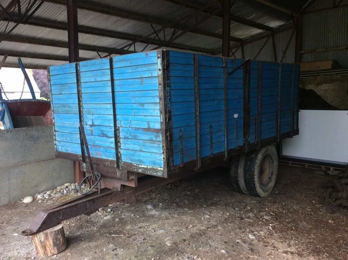 Vintage horses cart and 6 tonne grain trailer - Image 3