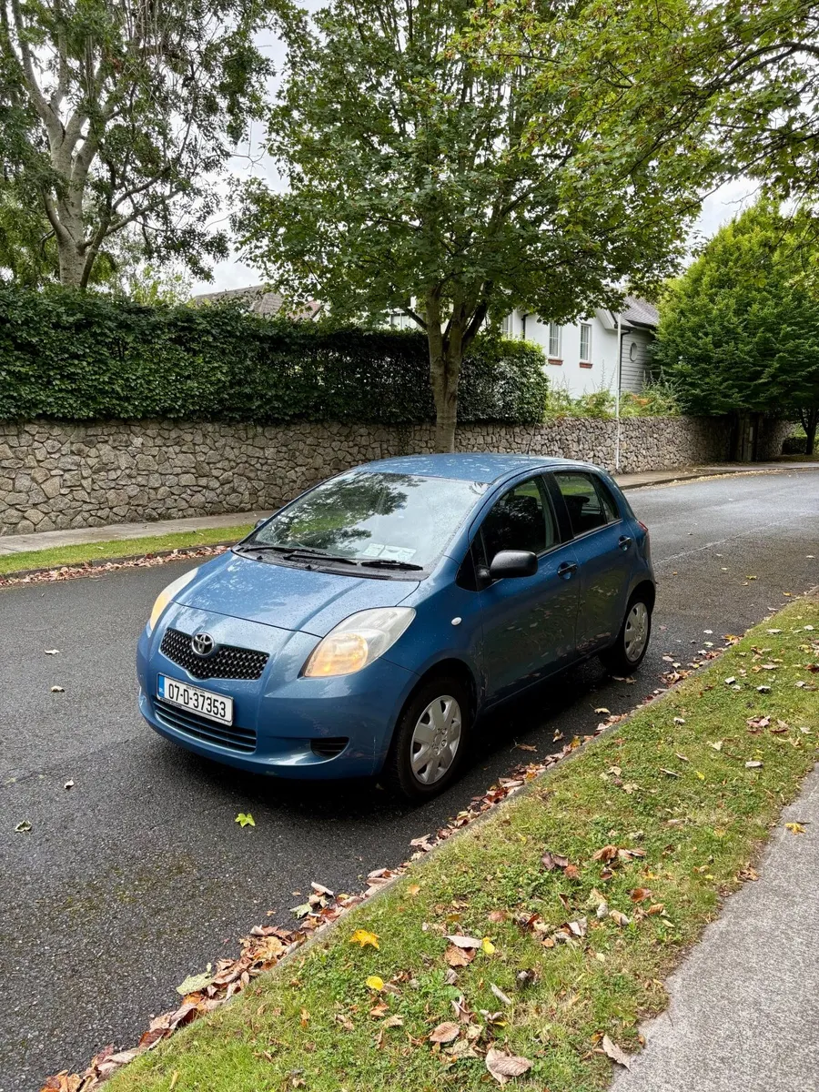 Toyota Yaris 1.0 Petrol - Only 162k km - Image 4
